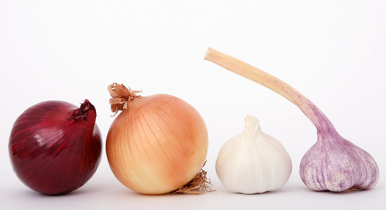 onions and garlic by Solomon on itschefadvice.com