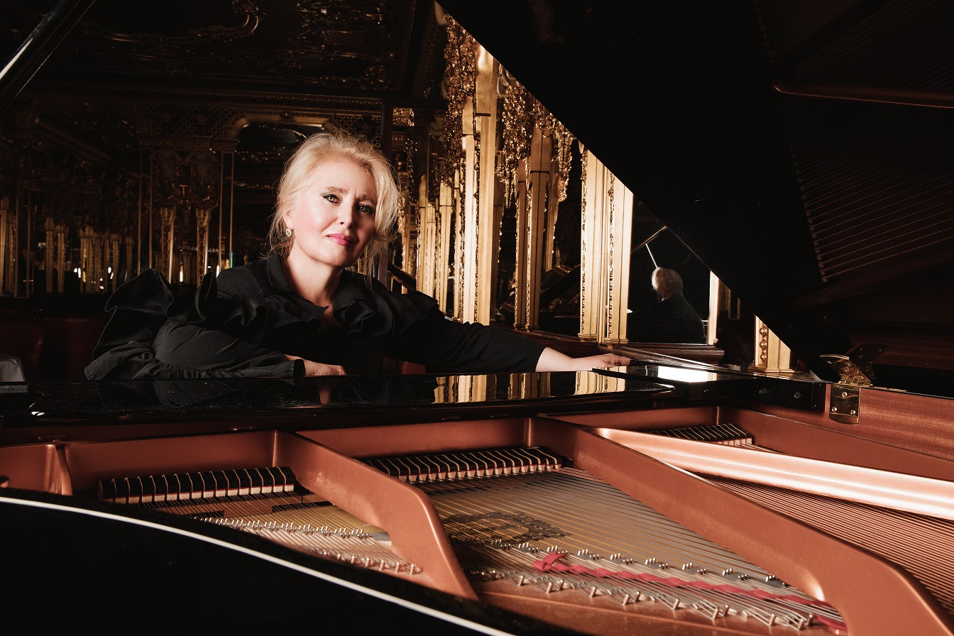 Tamara Konstantin pianist